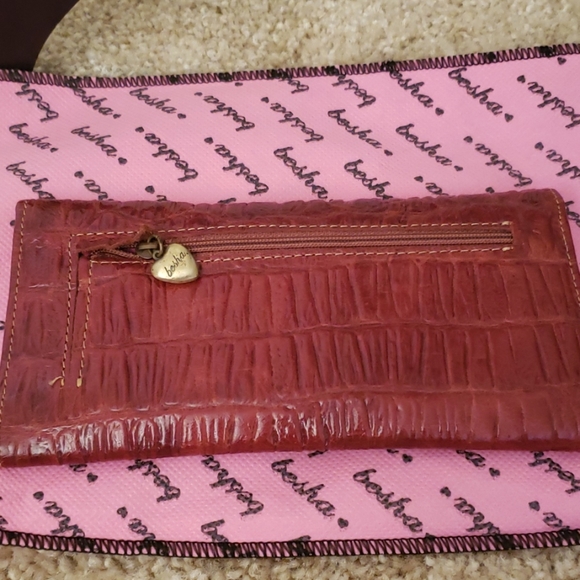 Besha Ruched Wallet - Picture 3 of 4